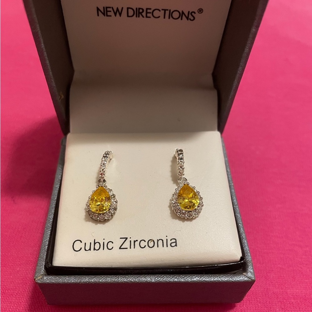 💛New Direction Cubic Zirconia Citrine “Tear Drop” Earrings